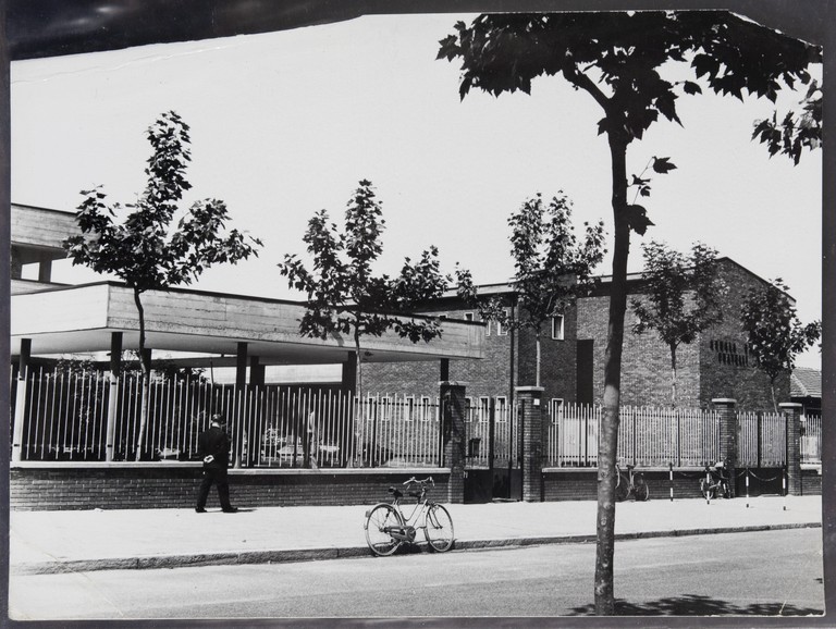 Veduta esterna della scuola elementare Fratelli Cervi di Collegno